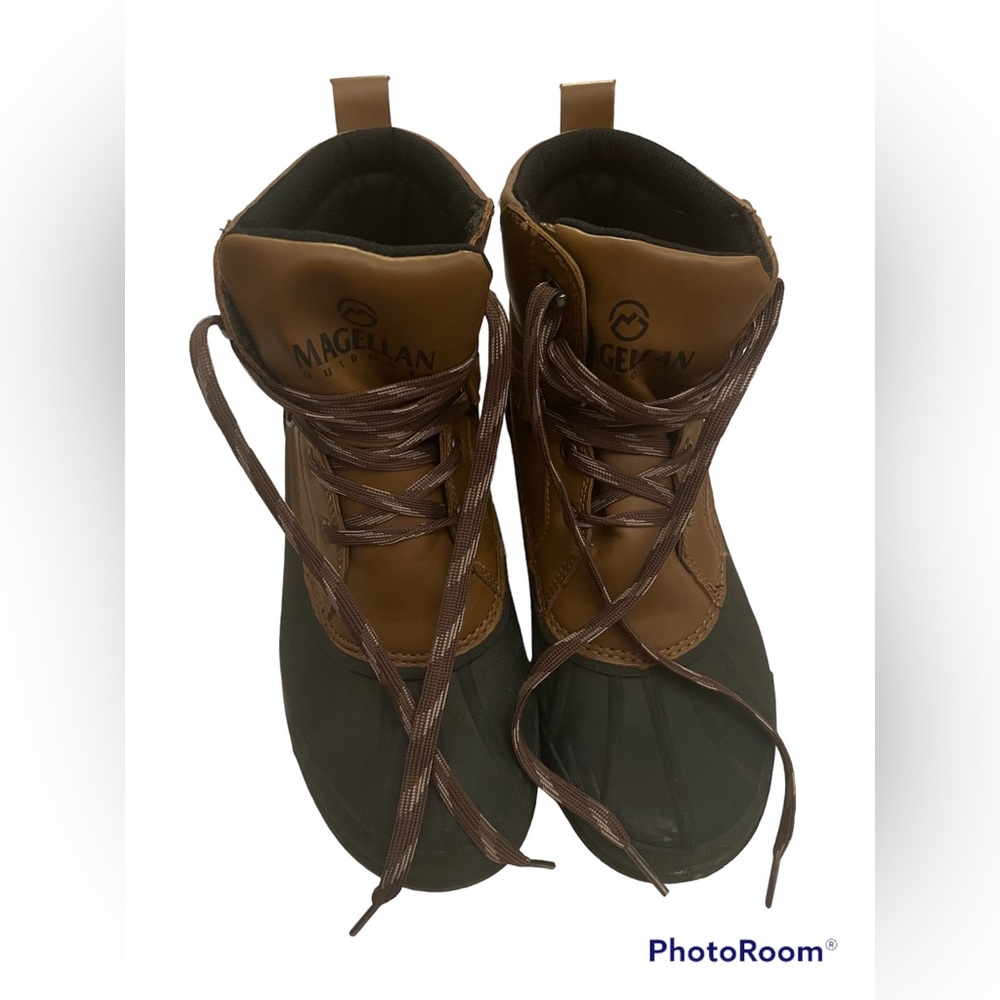 MAGELLAN OUTDOORS brand water duck-boots. Size 7D. NWOT.